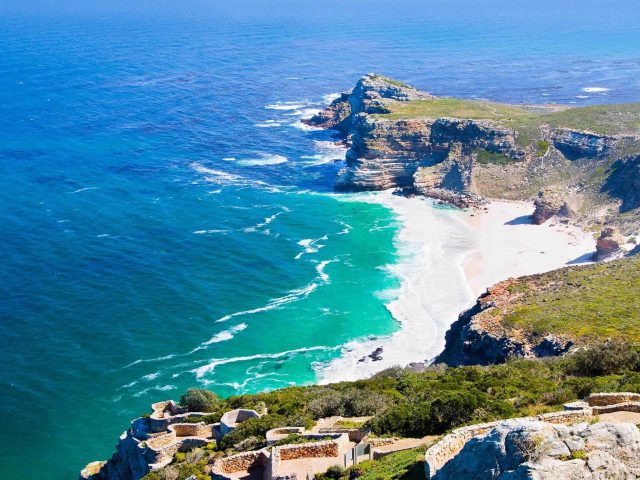 https://socialvacations.com/wp-content/uploads/2018/08/post_capetown_03-640x480.jpg