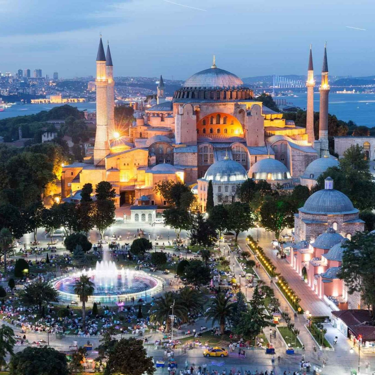 https://socialvacations.com/wp-content/uploads/2018/09/destination-istanbul-02-1280x1280.jpg