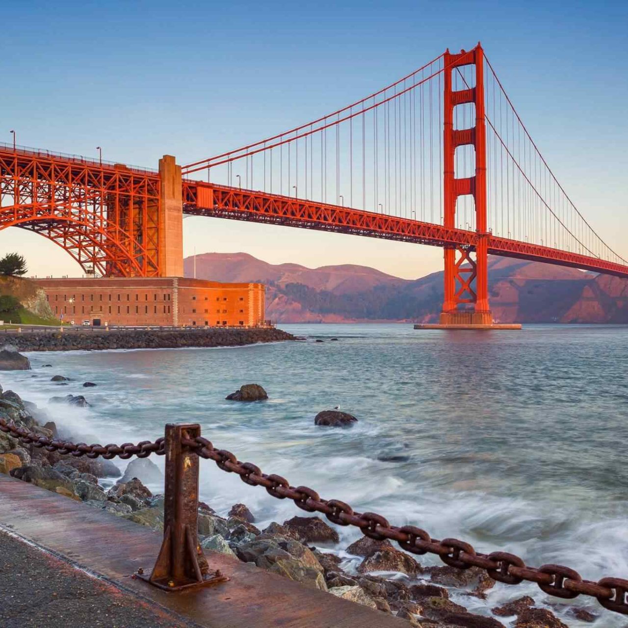 https://socialvacations.com/wp-content/uploads/2018/09/destination-san-francisco-01-1280x1280.jpg